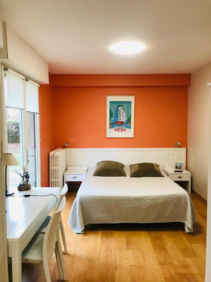 Le Clos Fleuri - Maison Vigier Maringues Exteriör bild